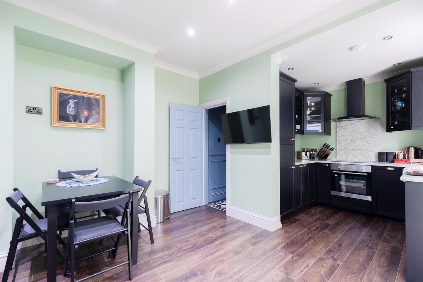 Stylish 2 Bedrooms Flat Sleeps 6 & Garden London Zone 2 Cls Central Exterior foto